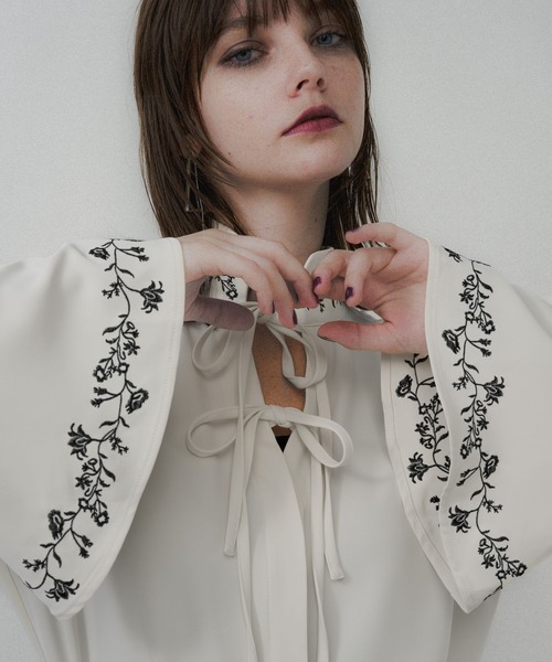 HARE（ハレ） ブラウス シャツ 2WAYフラワーシシュウブラウス(HARE