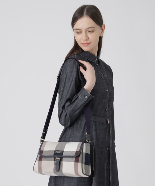 BLUE LABEL CRESTBRIDGE（ブルーレーベルクレストブリッジ
