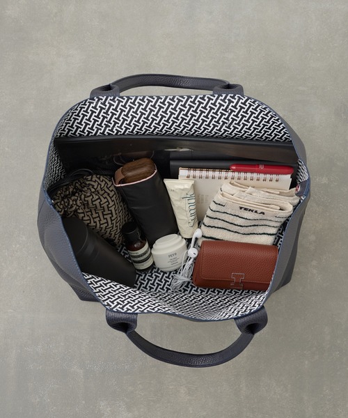 IACUCCI（イアクッチ） トートバッグ オペラ L CERVO/STAMPA INTERNA