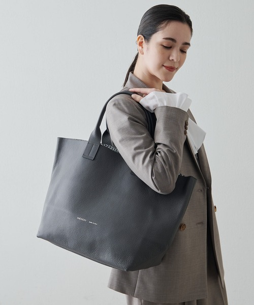 IACUCCI（イアクッチ） トートバッグ オペラ L CERVO/STAMPA INTERNA