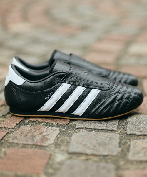 adidas（アディダス） スリッポン 23.0cm ブラック レディース