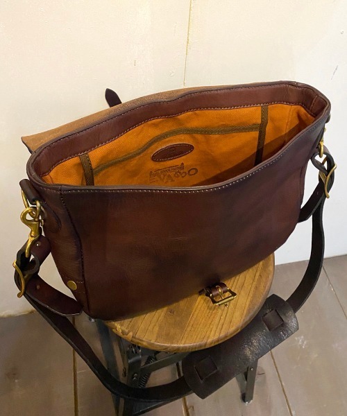 vasco レザー　ポストマン　ショルダーバッグ　ラージ　ブラウン　未使用 vasco（ヴァスコ） ショルダーバッグ ポストマン レザーショルダー
