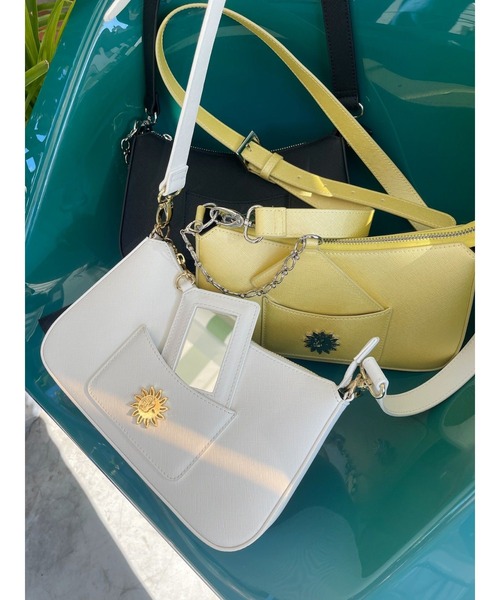 ほぼ新品★CHANEL★シャネル★モノトーンココマークマフラー★2025.9購入 ほぼ新品☆CHANEL☆シャネル☆モノトーンココマークマフラー☆2025.9