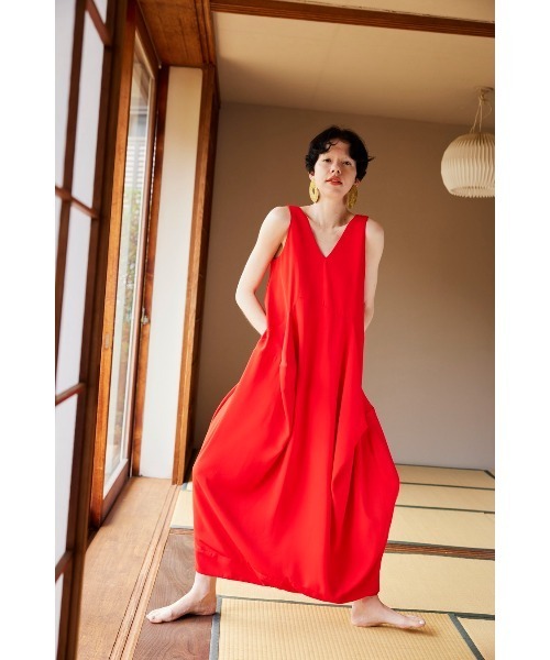 美品 OMMO オーエムエムオー IRREGULAR PATTERN AIO OMMO（オーエムエムオー） ワンピース IRREGULAR PATTERN V NECK OP
