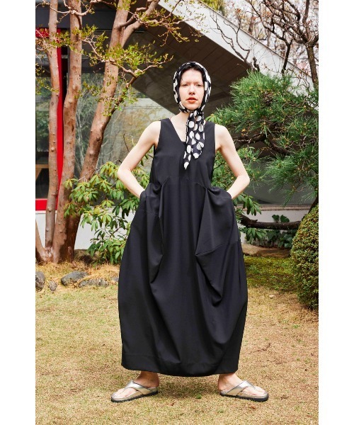 美品 OMMO オーエムエムオー IRREGULAR PATTERN AIO OMMO（オーエムエムオー） ワンピース IRREGULAR PATTERN V NECK OP