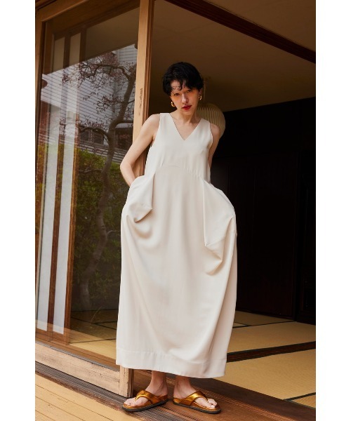 OMMO（オーエムエムオー） ワンピース IRREGULAR PATTERN V NECK OP