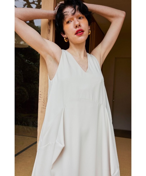 OMMO（オーエムエムオー） ワンピース IRREGULAR PATTERN V NECK OP