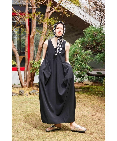 OMMO（オーエムエムオー） ワンピース IRREGULAR PATTERN V NECK OP
