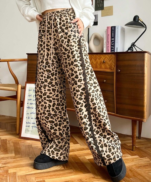 moment+ スウェットパンツ ジャージ サイドレース切替レオパード