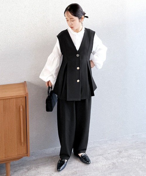 reca（レカ） セットアップ Vネック金ボタンベスト×カーブパンツ2点