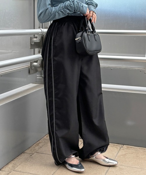 ブラック パラシュートパンツ サイドギャザー 韓国 秋冬 hr7275 サイドギャザーナイロンパンツ（その他パンツ）｜STYLEMIXER