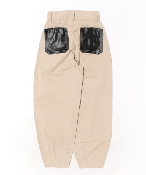 コクーンチノパンツ null. チノパン レザーポケットコクーンチノパンツ レディース