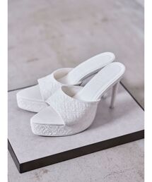 GYDA ホワイト ミュール チェーン付き GYDA ホワイト ミュール チェーン付き