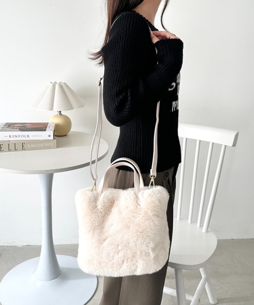 CLEA ショルダーバッグ バッグ 2WAYフェイクファーショルダーバッグ