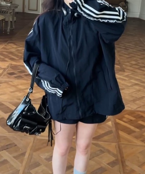 adidasリヨン　ナイロンジャケット（ドローコード付き） adidasリヨンナイロンジャケット（ドローコード付き）
