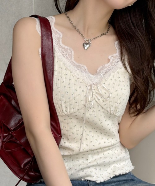 TREOVER キャミソール 上品でガーリーな印象に仕上げる花柄