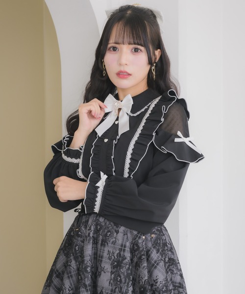 ご成約済みです【GUCCI】2023-24現行GGレースラッフルブラウス GUCCI - ご成約済みです【GUCCI】2023-24現行GGレースラッフルブラウス