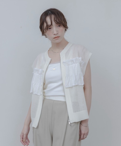 ベスト ジレ シャーリングフリルメッシュニットベスト レディースの画像