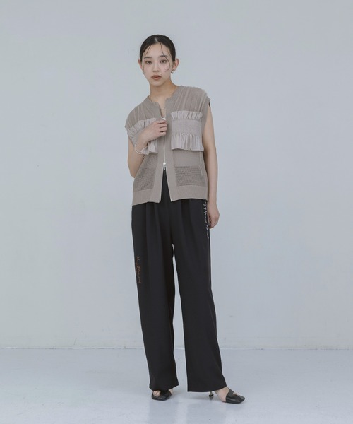 ベスト ジレ シャーリングフリルメッシュニットベスト レディースの画像