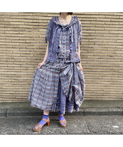 ピンクハウス ピンク 野ばら柄 野ばら刺繍使い つりスカート/クリーニング済み セール】 野ばらとチェリー刺繍ワッペン （ブローチ・コサージュ