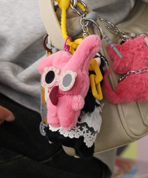 ROOP TOKYO キーホルダー うさぎデザイン チャーム ぬいぐるみ