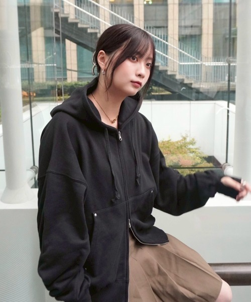 INTER FACTORY（インターファクトリー） パーカー kurumi - スタッズ