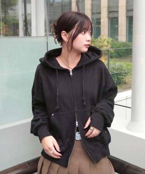 クロノイズム パーカー INTER FACTORY（インターファクトリー） パーカー kurumi - スタッズ