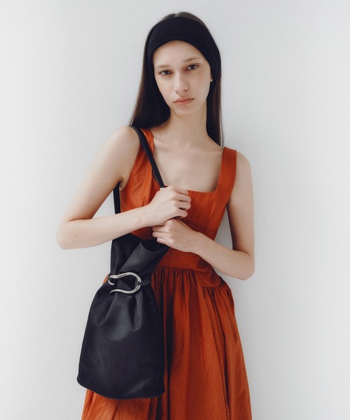 ショルダーバッグ バッグ LE VERNIS(ル・ベルニ)Poire bucket bag M レディースの画像