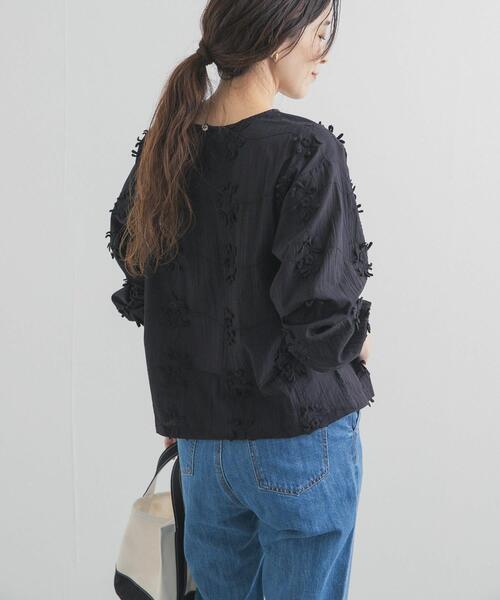 アーバンリサーチ●総刺繍が素敵♪やわらかインド綿サイドリボン付き花柄刺繍ブラウス URBAN RESEARCH DOORS（アーバンリサーチドアーズ） ブラウス シャツ