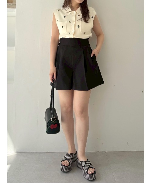 【新品】ポロカラーノースリニットジレ WEB限定カラー】フルーツ刺繍ポロカラーノースリニットジレ