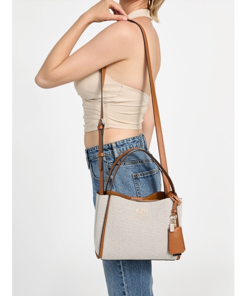 GUESS（ゲス） ショルダーバッグ バッグ NICOLETTE Small Girlfriend