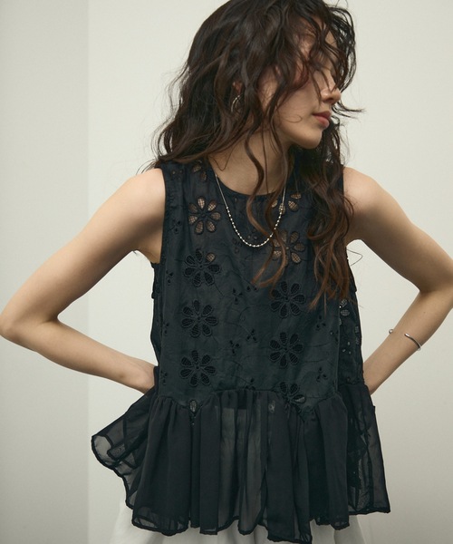 ブラウス シャツ Cutwork tiered frill blouse / カットワーク