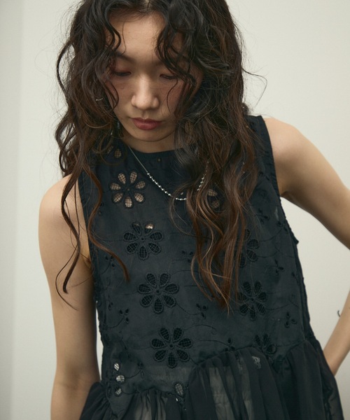 ブラウス シャツ Cutwork tiered frill blouse / カットワーク