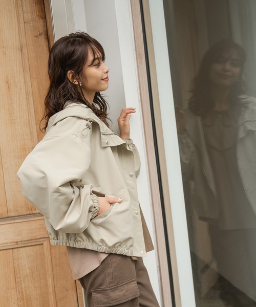 howdy.ベージュ　パーカー 〇HOWDY. 〇新品未使用 Howdy Marie パーカー ショート丈 マウンテンパーカー : ZOZOTOWN