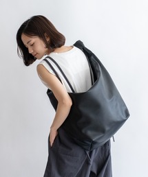 CTHY ビックハーフムーンショルダーバック ブラック CTHY BIG HALF MOON SHOULDER BAG ハーフムーン