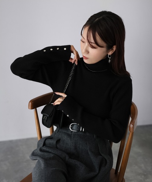 Riberry（リベリー） ニット セーター 袖ボタンリブタートルニット