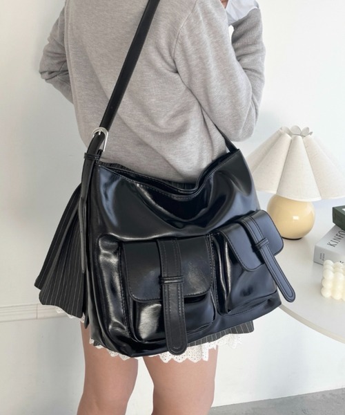 Loueme ショルダーバッグ バッグ ダブルフラップポケットベルト