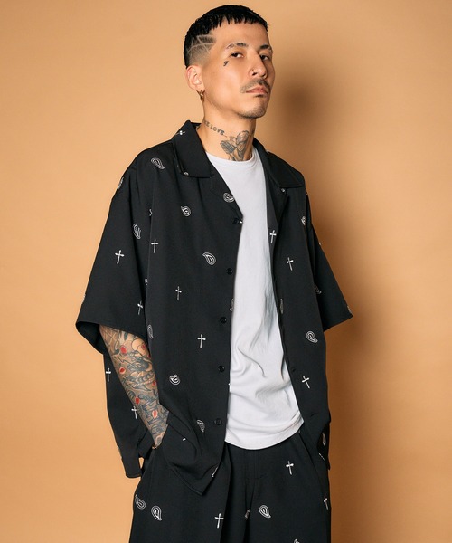 Subciety（サブサエティ） シャツ 半袖 All-over embroidered shirt