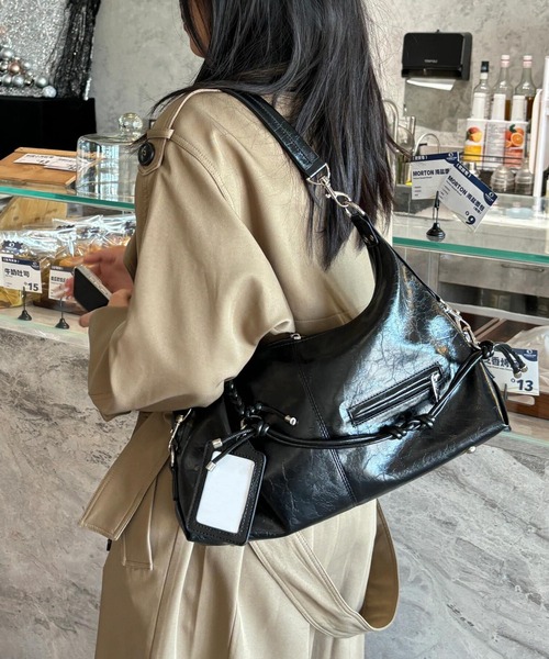 FREE STYLISTS ショルダーバッグ バッグ Y2K ポーチチャーム付き大容量