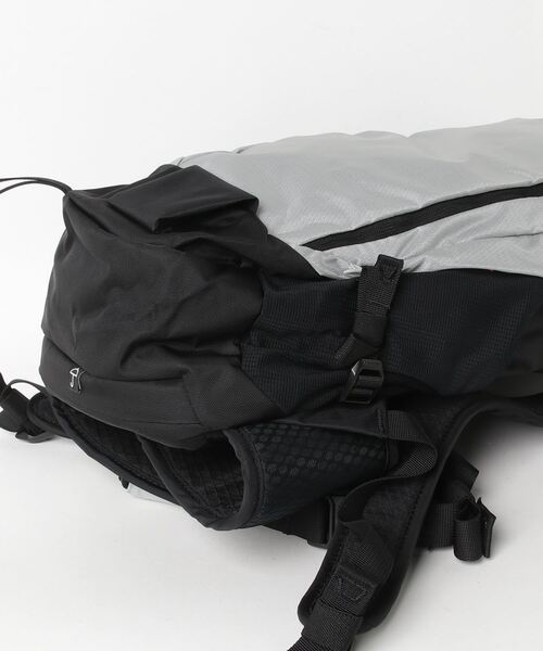 「MAMMUT」 リュック 15L ライトグレー メンズ_画像3