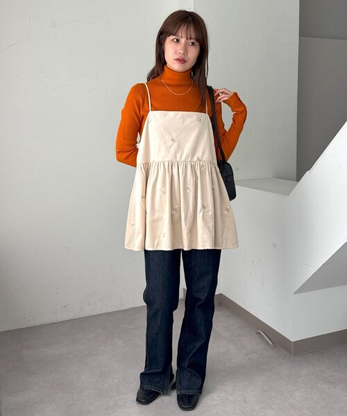 Discoat（ディスコート） tシャツ 「umm.」ベロア刺繍キャミチュニック