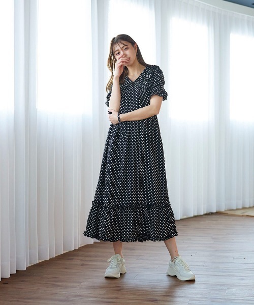 「QUEENS COURT」 半袖ワンピース 2 ブラック レディース_画像3