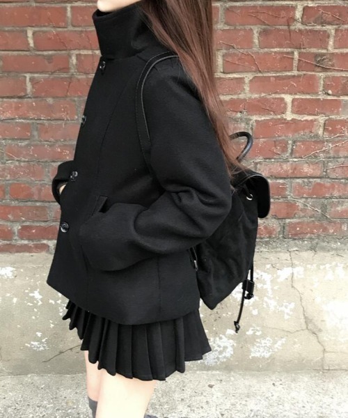 コート アウター スタンドカラーのシングルバックルの黒いウールの