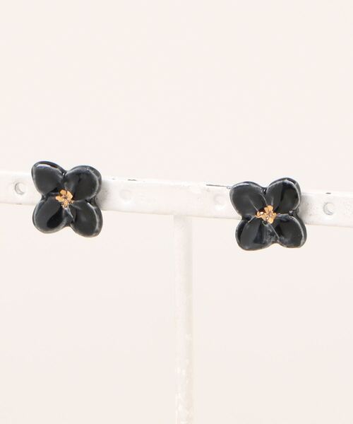 黒いお花と鳥さんのピアス TONE（トネ） ピアス 「IRODORI」小さな花のpierce（黒） レディース