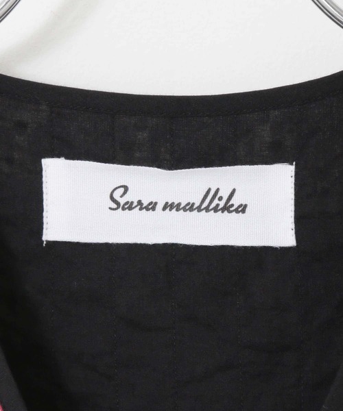 Sara mallika 黒の長袖ワンピース ボタン付き ゆったり Sara mallika 黒の長袖ワンピース ボタン付き ゆったり