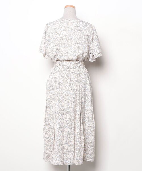 「Tiaclasse」 半袖ワンピース 11号 ホワイト系その他 レディース_画像2