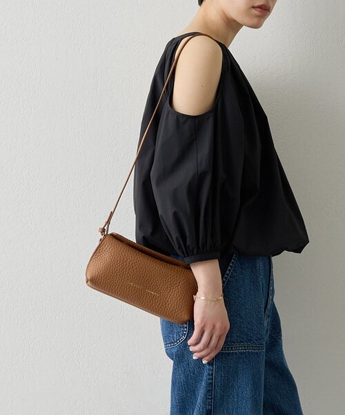 極美品　IACUCCIイアクッチ　ショルダーバッグ　メッセンジャー人気色ブラウン IACUCCI（イアクッチ） ショルダーバッグ バッグ 「インフルエンサー