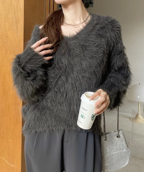 Ada. ニット セーター 長毛 フェザーヤーン Vネック シャギー ニット