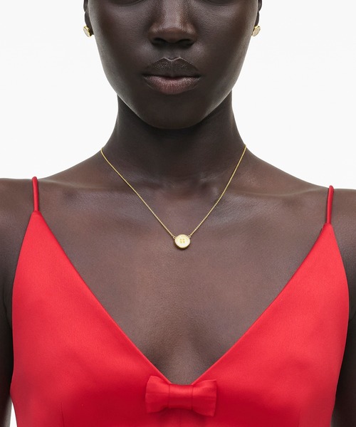 MARC JACOBS ボタン エナメル ペンダント ネックレス MARC JACOBS ネックレス THE BUTTON PENDANT NECKLACE/ザ ボタン