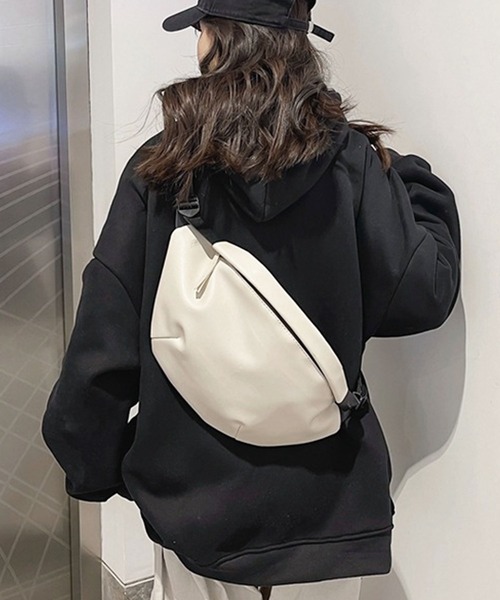 美品✨ イアパピヨネ　パンチング　ウエストポーチ　レザー　シンプル　ブラック 181957393.jpg?cmsp_timestamp=